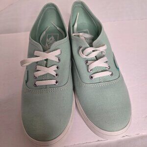 Vans Authentic Lo Pro Sneakers – Women’s 8.5 / Men’s 7